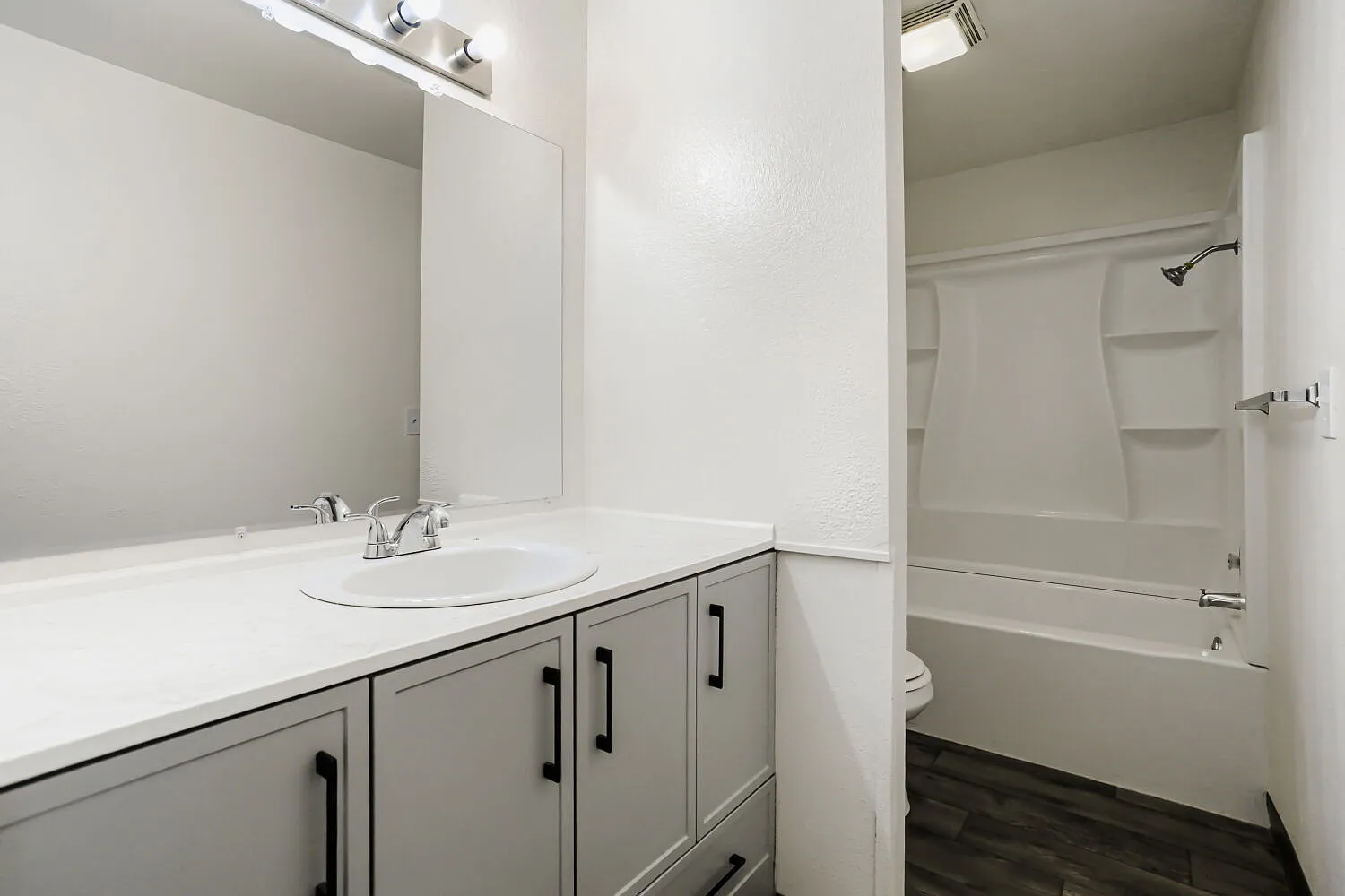 Candlewood Apartments — Photo 3
