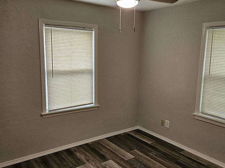 513 E Boeing Dr — Photo 15