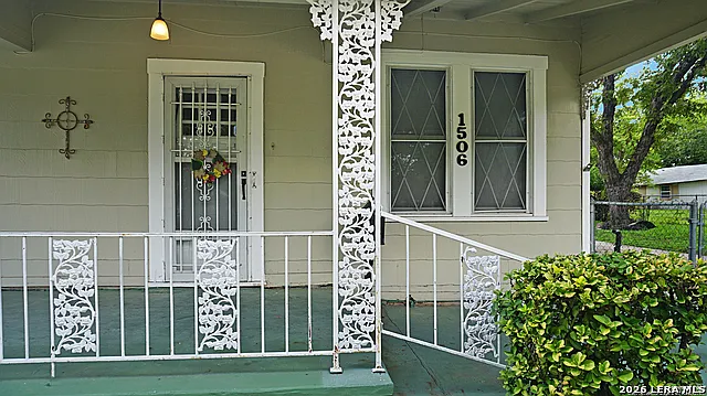 3 bed, 2.0 bath, 1386 sqft, $1,600 — Photo 2
