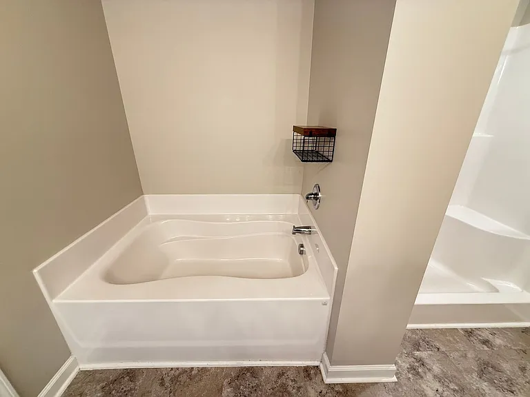 303 Breezeway Dr — Photo 35
