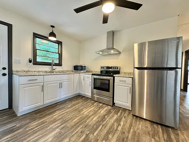 2256 S Berrys Chapel Rd — Photo 7