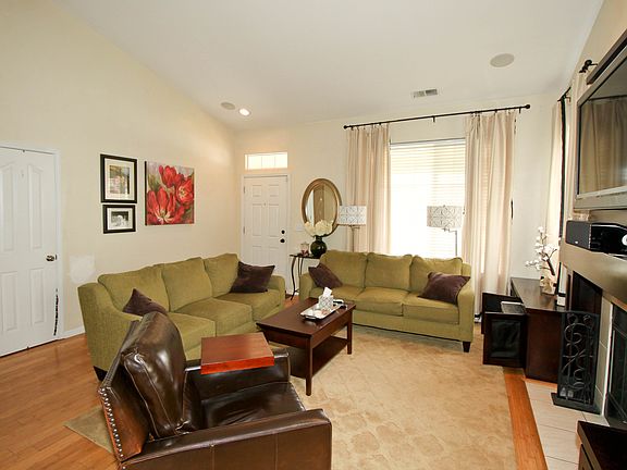 5th image of 861 Summer Dr