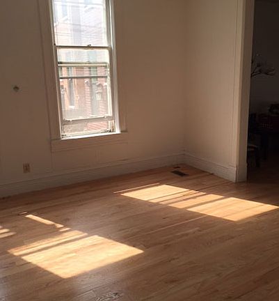 5th image of 1315 W Melrose St #Ch1