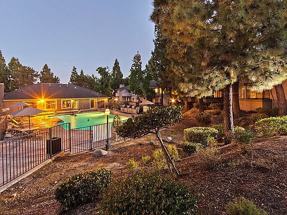 4th image of 14936 Avenida Venusto Unit 11