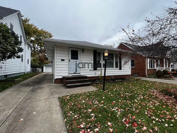 2702 Grovewood Ave, Parma, OH 44134
