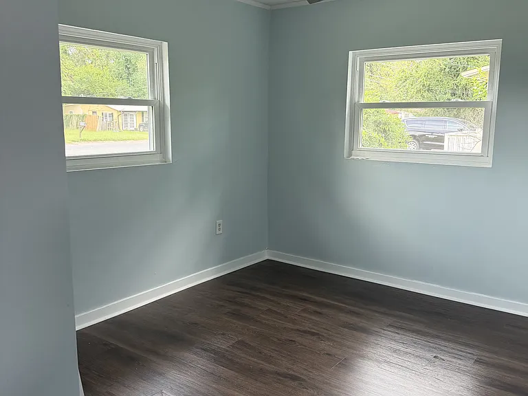 3180 Notre Dame St — Photo 11