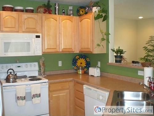 3rd image of 6823 Savoie Ct
