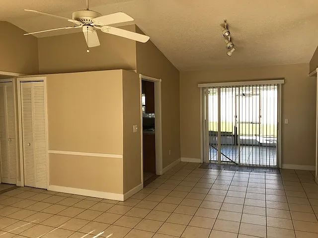 4 bed, 2.0 bath, 1522 sqft, $2,000 — Photo 4