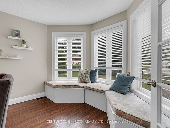 5th image of 55 Gibbon Dr