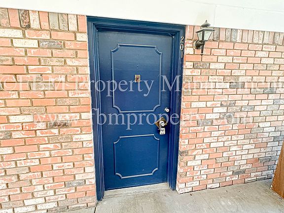 2nd image of 518 N Rogers St APT 201