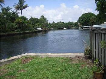 3rd image of 1812 E Oakland Park Blvd APT 26