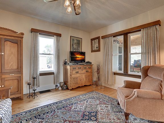 4th image of 24184 Roanoke St NW