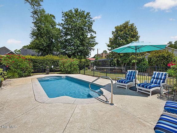 2nd image of 1120 Echo Drive NE