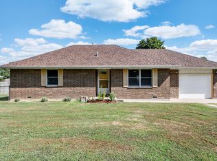 1004 Baretta Ct, Aurora, MO 65605