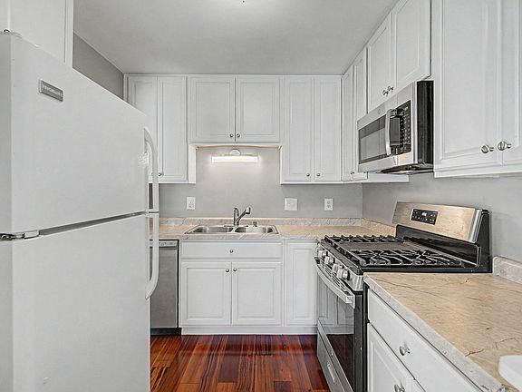4th image of 15615 27th Ave N