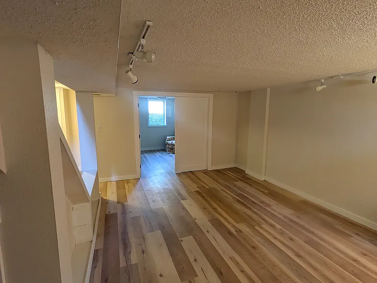 2305 S Glendale Ave — Photo 10