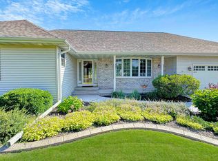 5379 Bay Breeze Dr, Omro, WI 54963