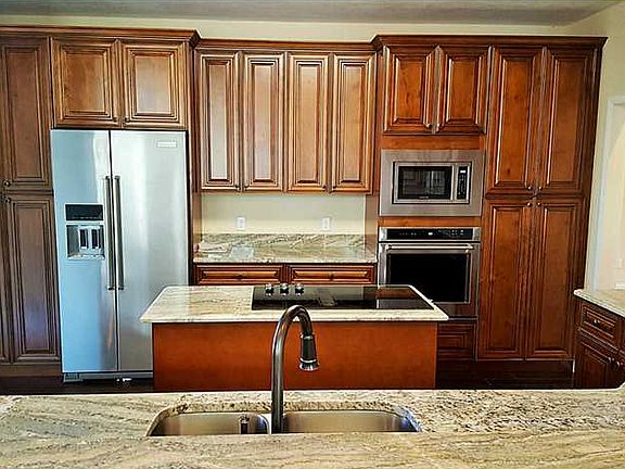 5th image of 1604 SW Saint Andrews Dr
