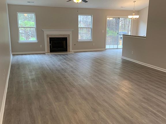 Living Room/ Fireplace
