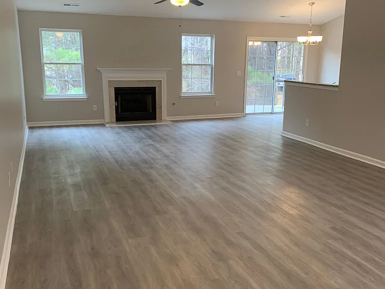 Living Room/ Fireplace