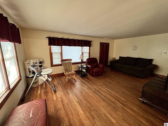 4th image of 291 1st St