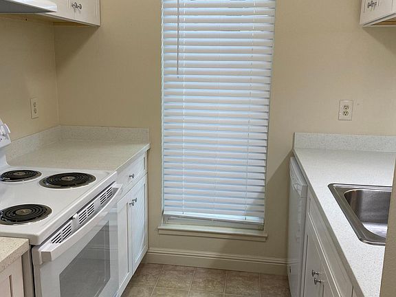 3rd image of 879 Palomino Dr #A