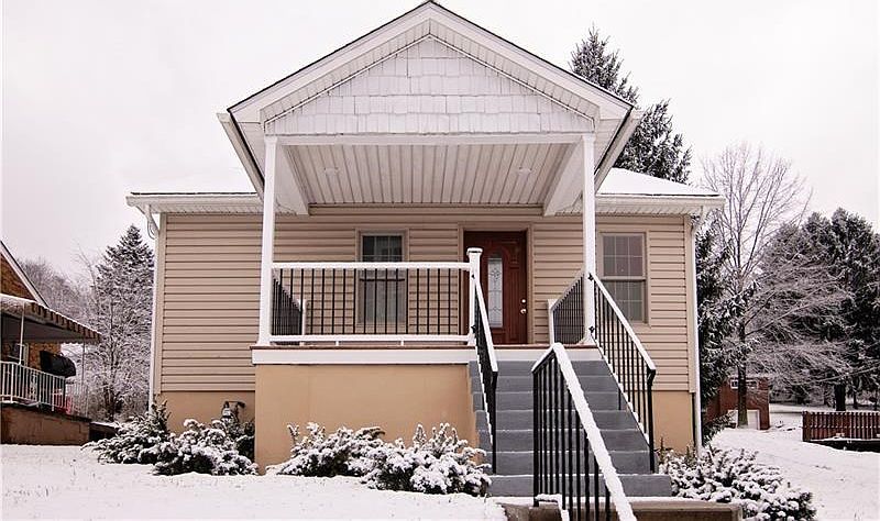 408 Sloan - cute as a button!