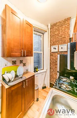 Rented by Wave Real Estate Group | media 60