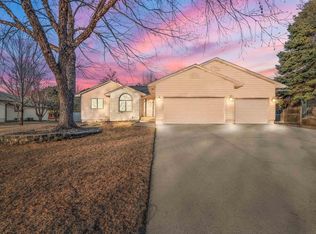 5107 S Swift Park Dr, Sioux Falls, SD 57108