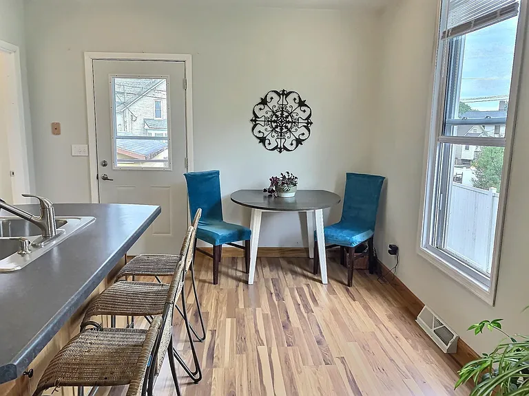 535 W Wisconsin St — Photo 5