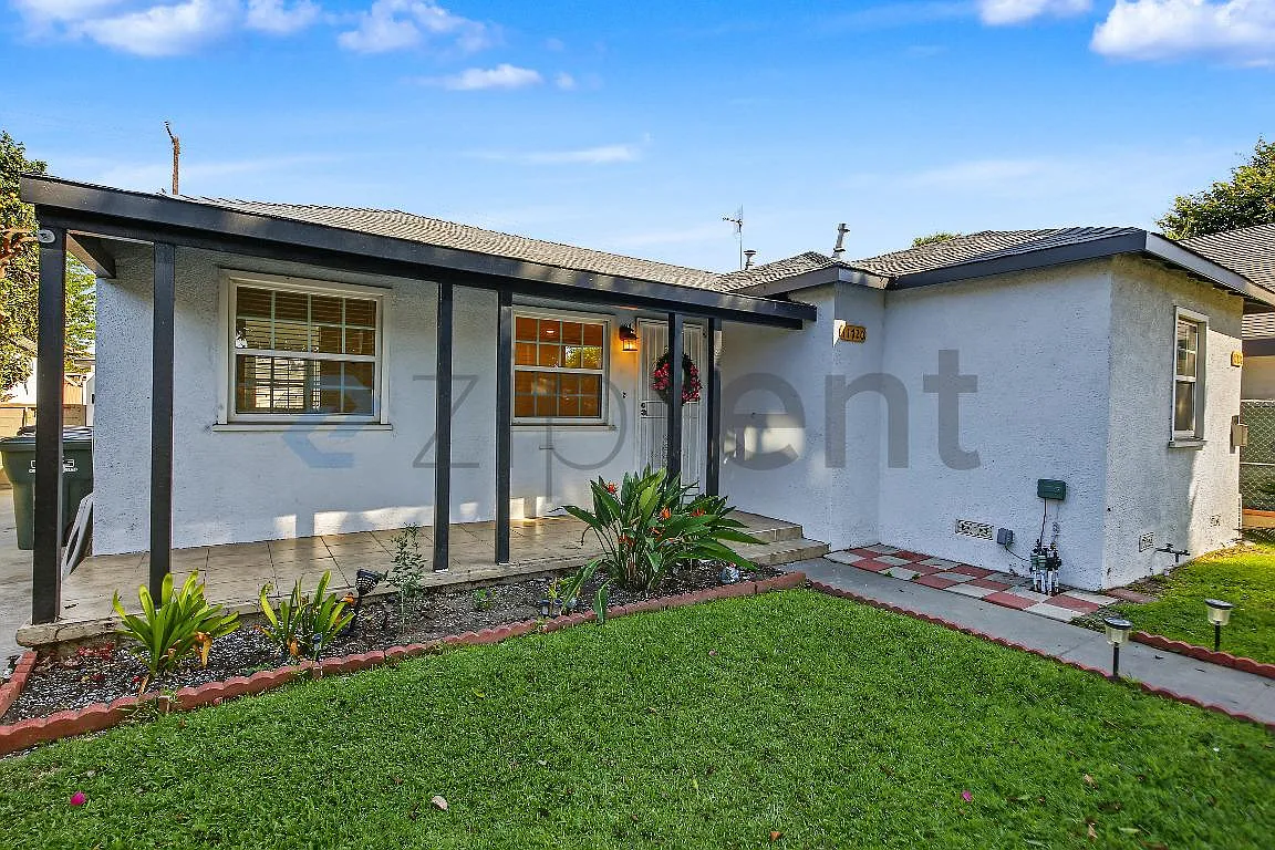 2 bed, 1382 sqft, $3,350 — Photo 4