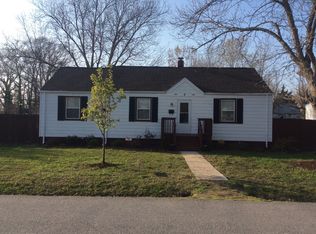 5 Mac Alva Dr, Hampton, VA 23669