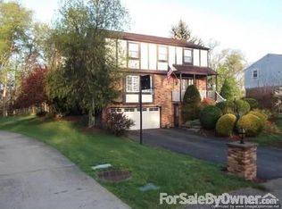 10 Barrington Dr, Pittsburgh, PA 15209