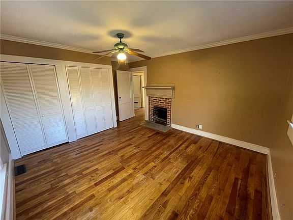 5th image of 1015 Canton St