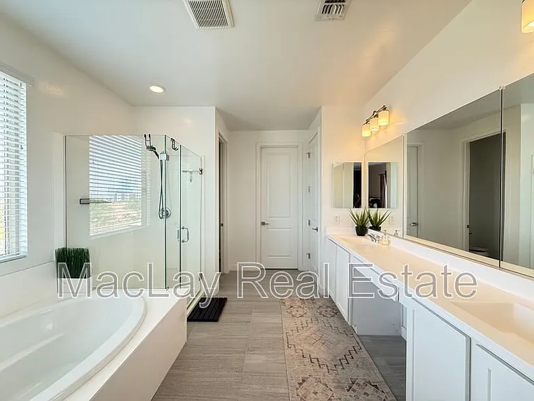 10312 E Revolution Dr — Photo 16