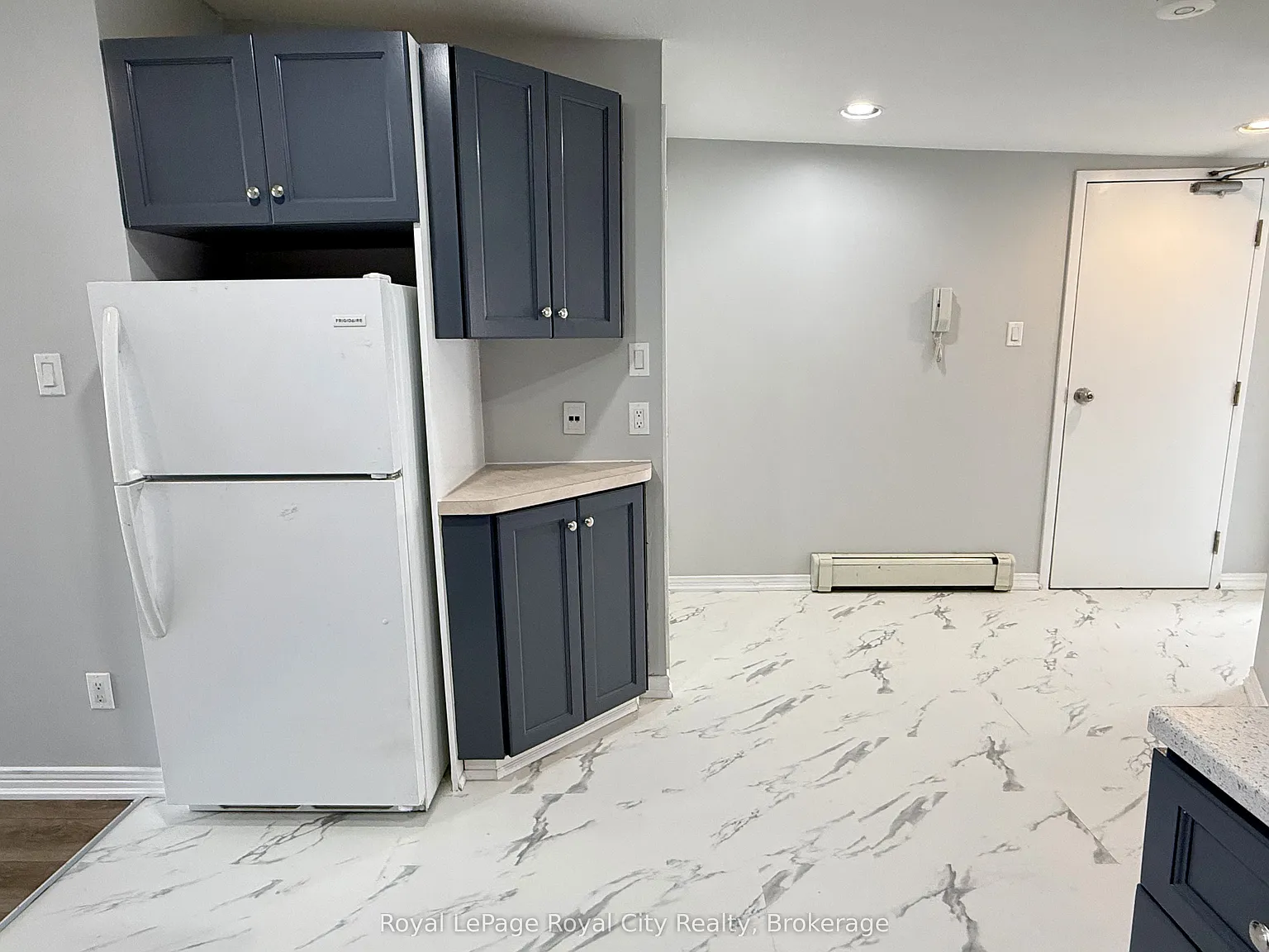 3 bed, $1,795 — Photo 3