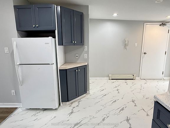 3rd image of 33 Wyndham St N #2
