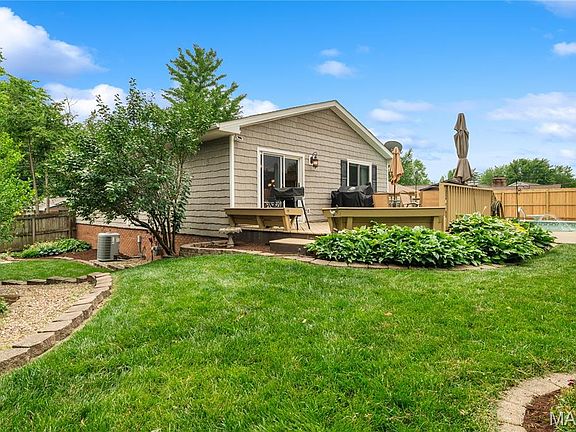 3rd image of 640 Strawberry Ln