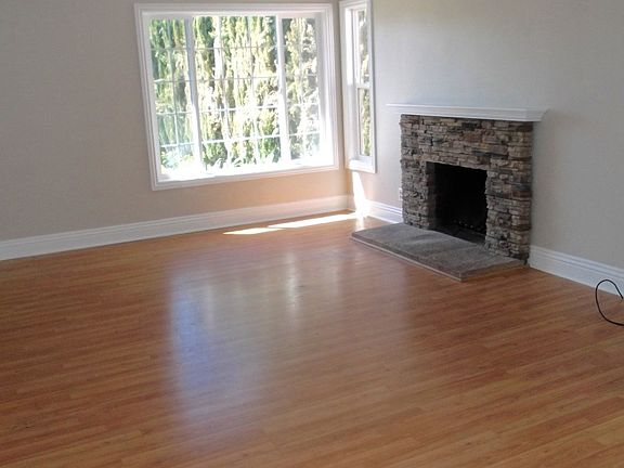 5th image of 24812 President Ave