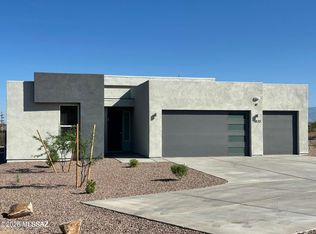 9820 S Rolling Water Dr, Vail, AZ 85641