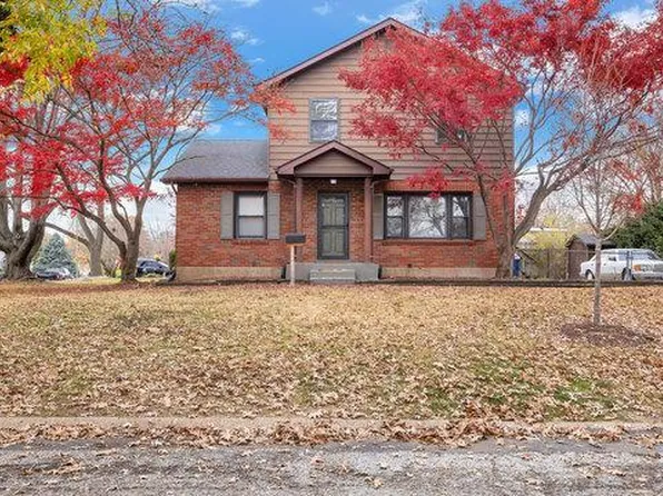 3401 Saint Ignatius Ln, Saint Ann, MO 63074