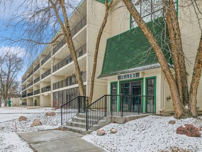 10511 Cedar Lake Rd APT 304, Minnetonka, MN, 55305