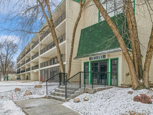10511 Cedar Lake Rd APT 304, Minnetonka, MN 55305