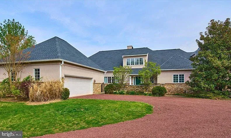12 Windermere Way photo 1