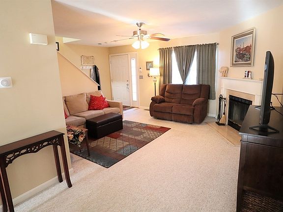 2nd image of 501 Auburn St APT 507