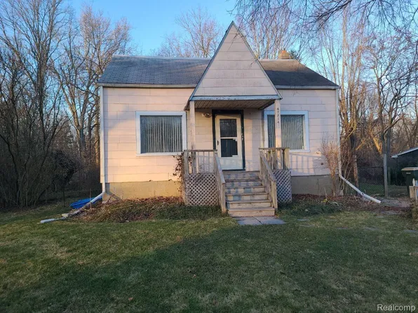 47214 Ford Rd, Canton, MI 48187