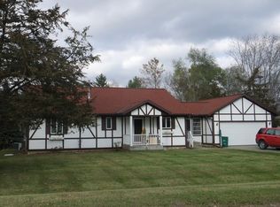 W13216 Klamer Rd, Lodi, WI 53555