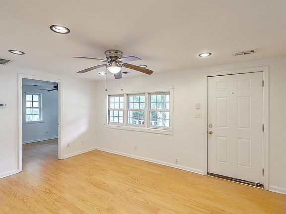 5th image of 2315 James Bell Dr