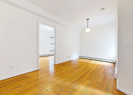 3rd image of 376 W 127th St #1E