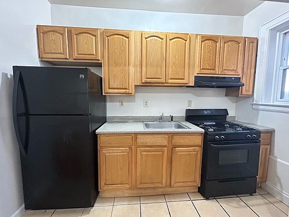 5th image of 168-170 S Clinton St